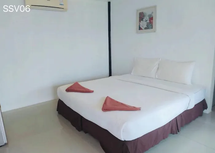 Phi Phi Cozy Seafront Resort